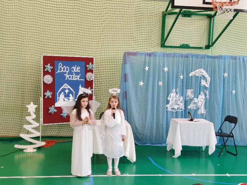 jasełka w wykonaniu uczniów szkoły