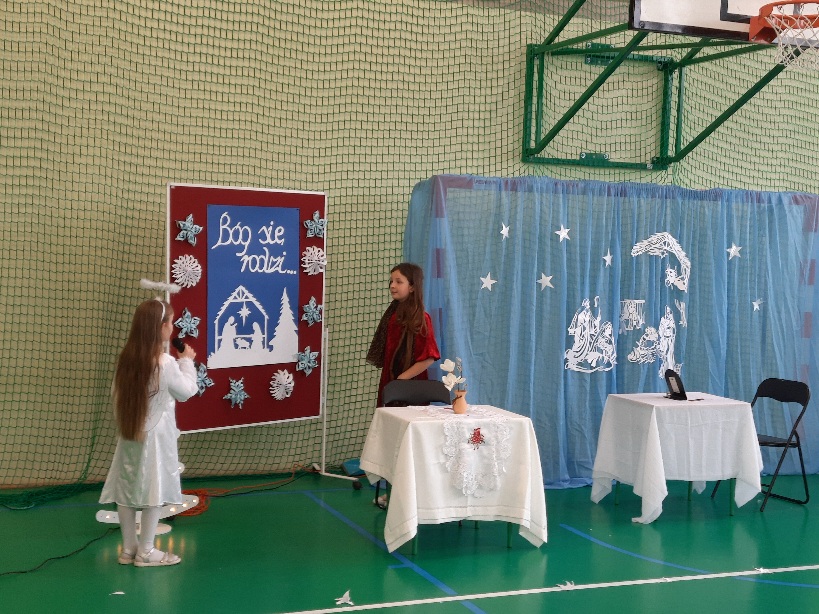 jasełka w wykonaniu uczniów szkoły