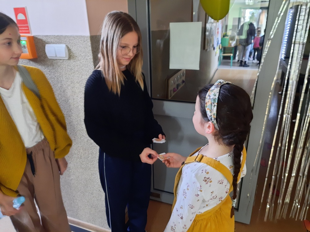 empatyczna klasa - uczniowie dzielą się dobrym słowem