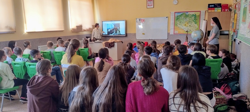 spotkanie misjonarek z uczniami naszej szkoły